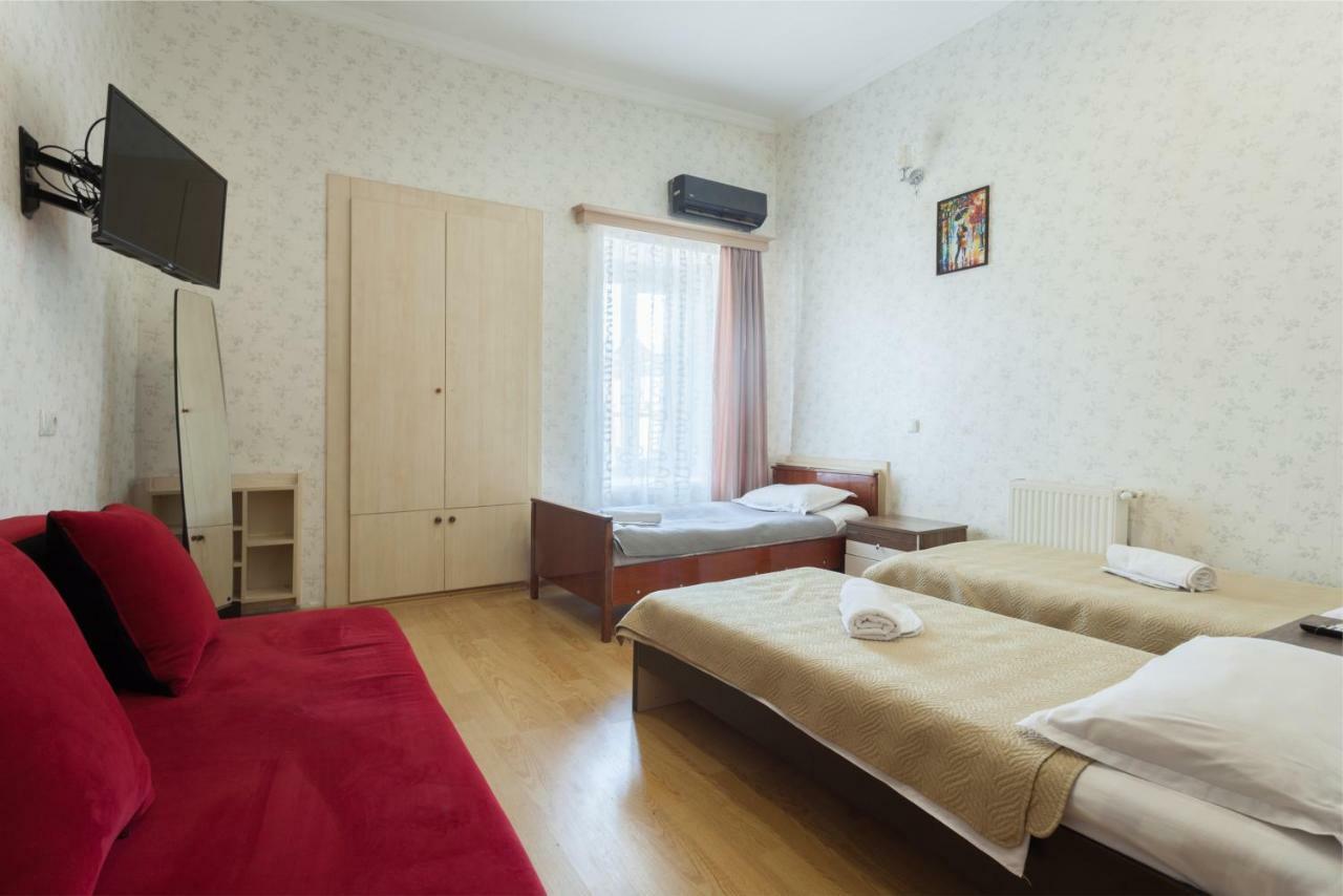 Guest House Ketrin Tbilisi Esterno foto