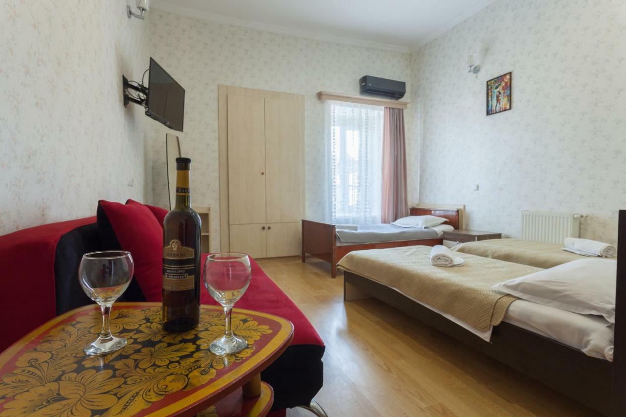 Guest House Ketrin Tbilisi Esterno foto